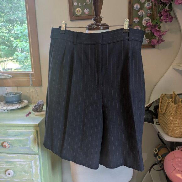 Aritzia Babaton Pleated Bermuda Short - New - Picture 4 of 8